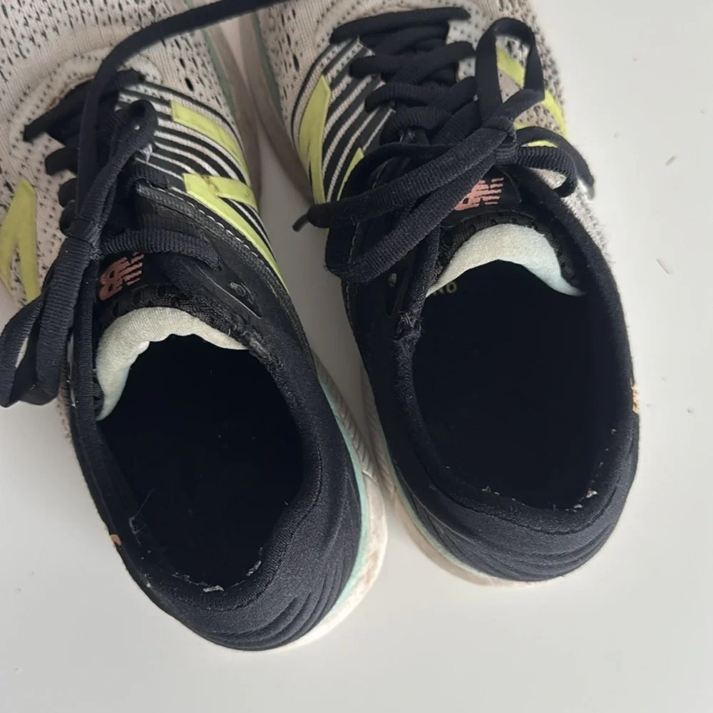 New Balance 860 Running Shoes Size 8 worn but still have some miles left in them - Picture 6 of 6